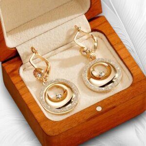 Elegant Gold-Tone Drop Earrings with Sparkling Crystals